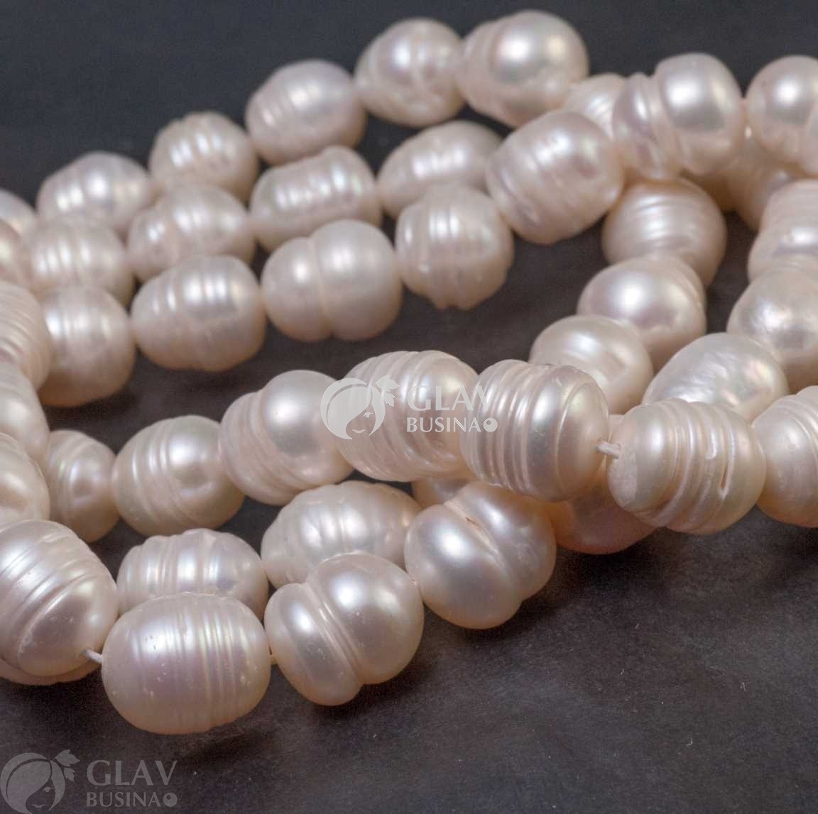 ОПТ (10 бусин) Жемчуг пресноводный, натуральный, бочонок с бороздками, р-р 8-9х9-10мм, отв. 0.8мм, белый.