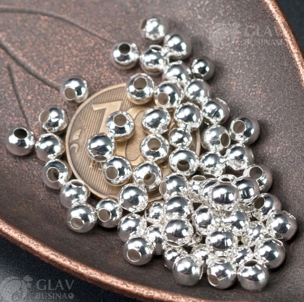 Легкие металлические бусины-шарики диаметром 5 мм и отверстием 2 мм в цвете серебро. Отлично подходят для создания украшений и аксессуаров.