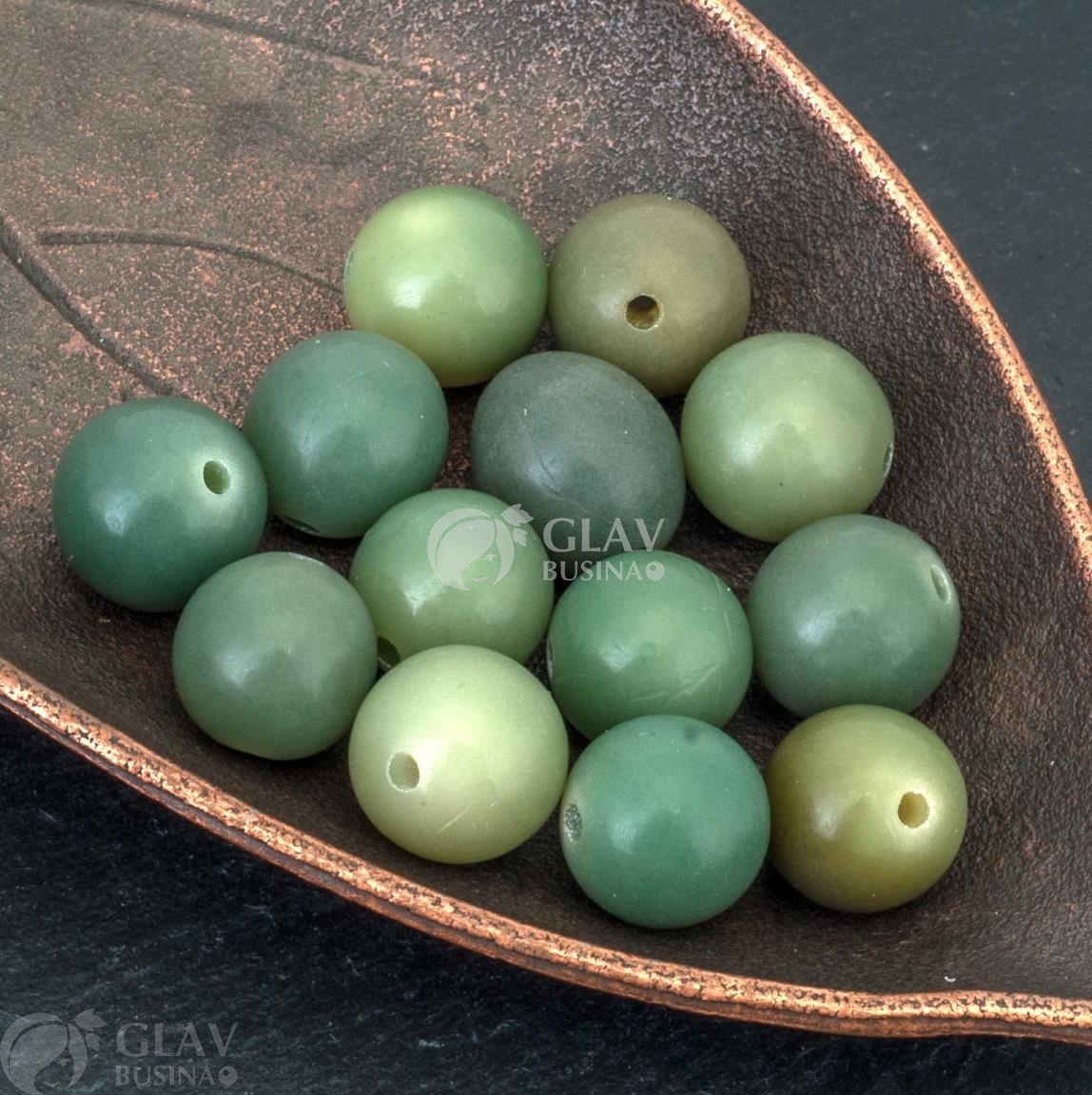 ОПТ (100 бусин) Бусины из семян пальмы Талипот, обточенные до ровного шара диам. 12мм, цвет виноградник (от бронзово-зеленого и цвета омелы до цвета зеленой лилии), отв. 1,5мм.