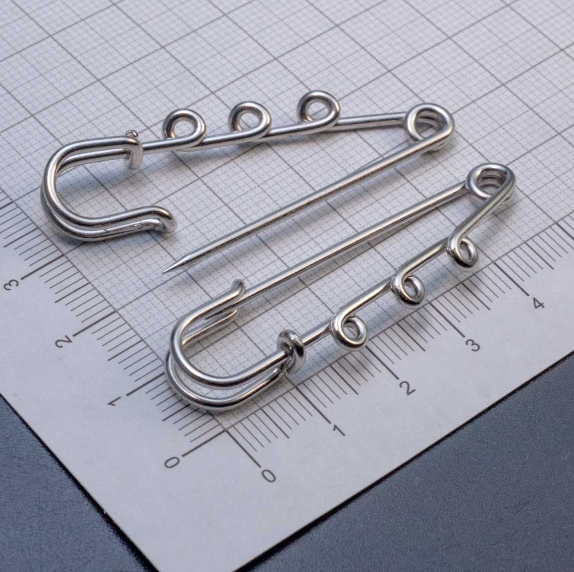 2 шт. Основа для броши - булавка с тремя петлями, р-р 50 мм, диаметр петли 2мм.