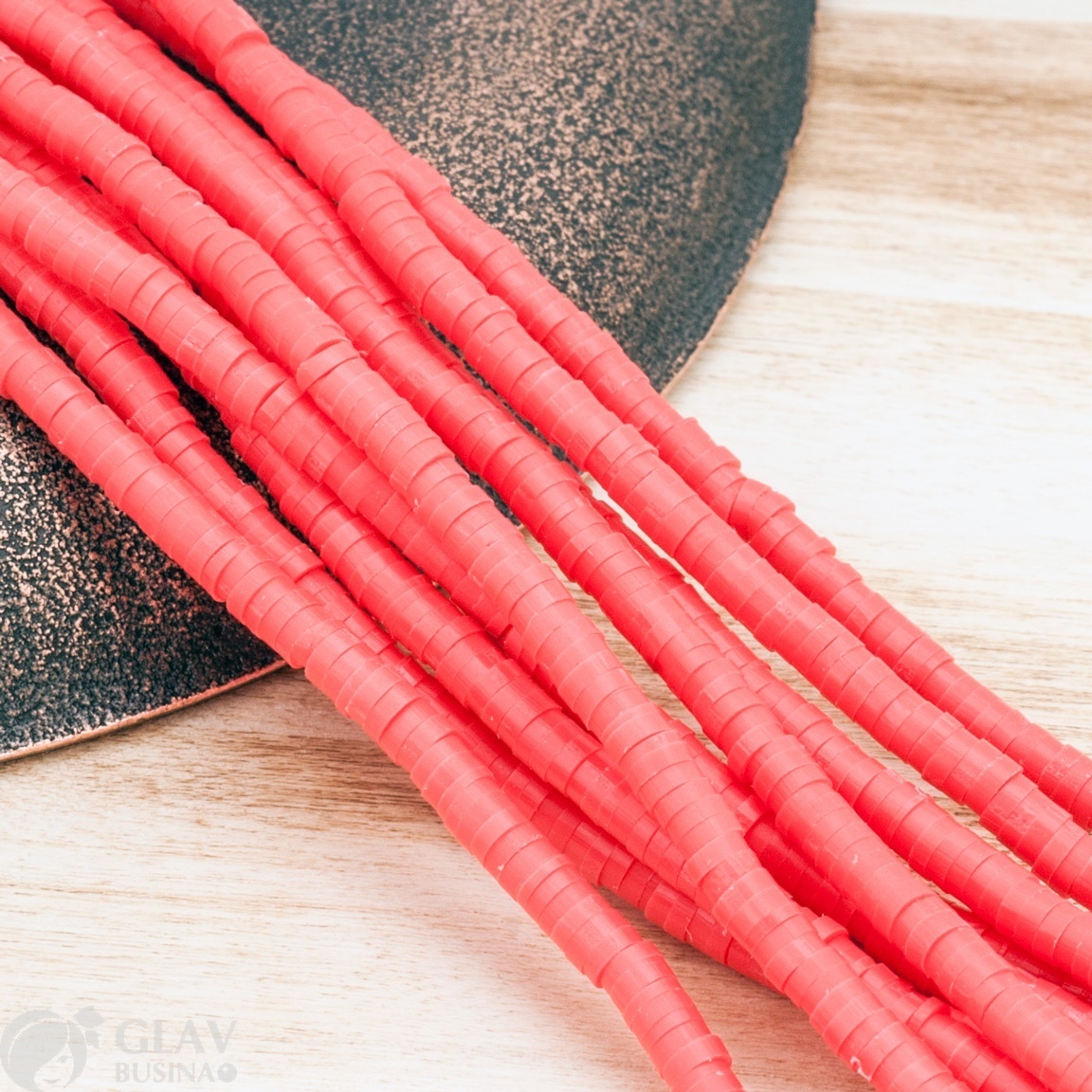 ОПТ (10 ниток) Нитка плоских бусин из полимерной глины, р-р 3х0,1-0,6мм, отв. 1мм, в нитке 225 бусин /  ок 23 см, цвет алые паруса (яркий красный).