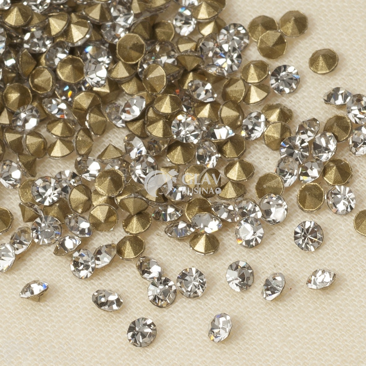 ОПТ (50 упак) Стразы ювелирные, хрусталь, бесцветные, ss7 (2.3мм), в упаковке 40шт.