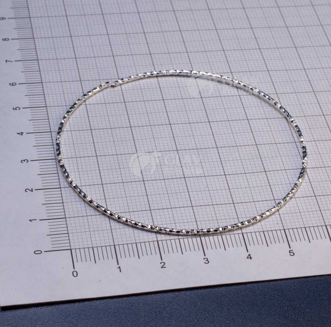 Текстурная латунная основа для браслета, цвет серебро, толщина 1.2мм, диам. 60 мм.