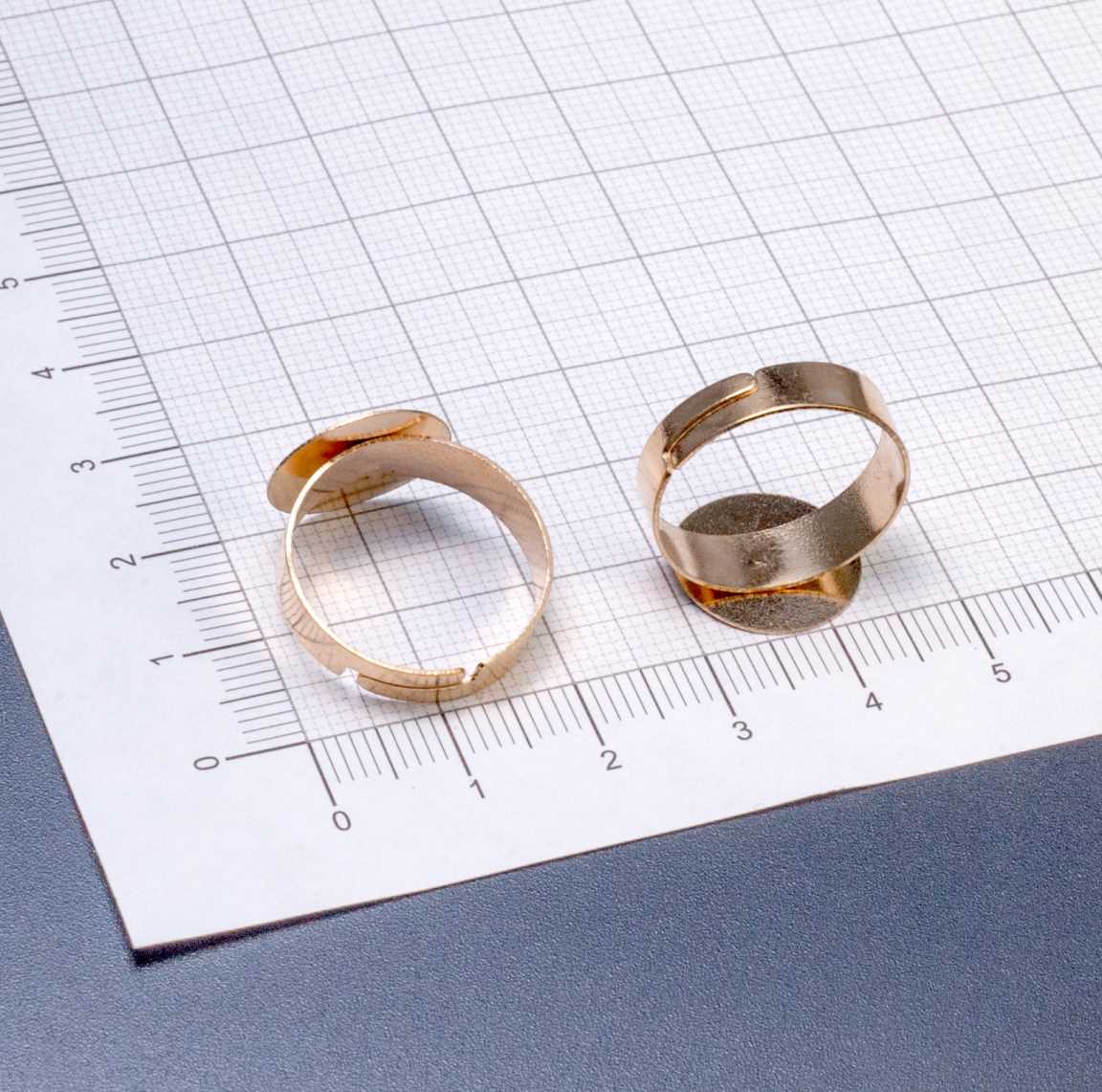 Основа для кольца с регулируемым размером, площадка 14мм, цвет - желтое золото, материал - железо.