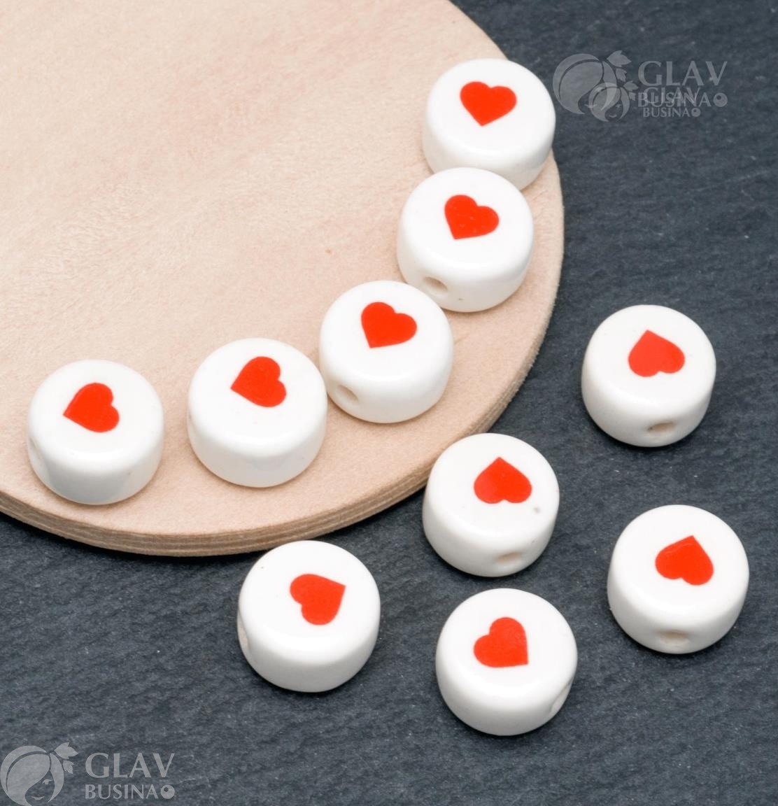 ОПТ (10 бусин) Фарфоровые бусины-таблетки ручной работы с сердечком, р-р 11х6.5мм, отв-е 1,5мм.