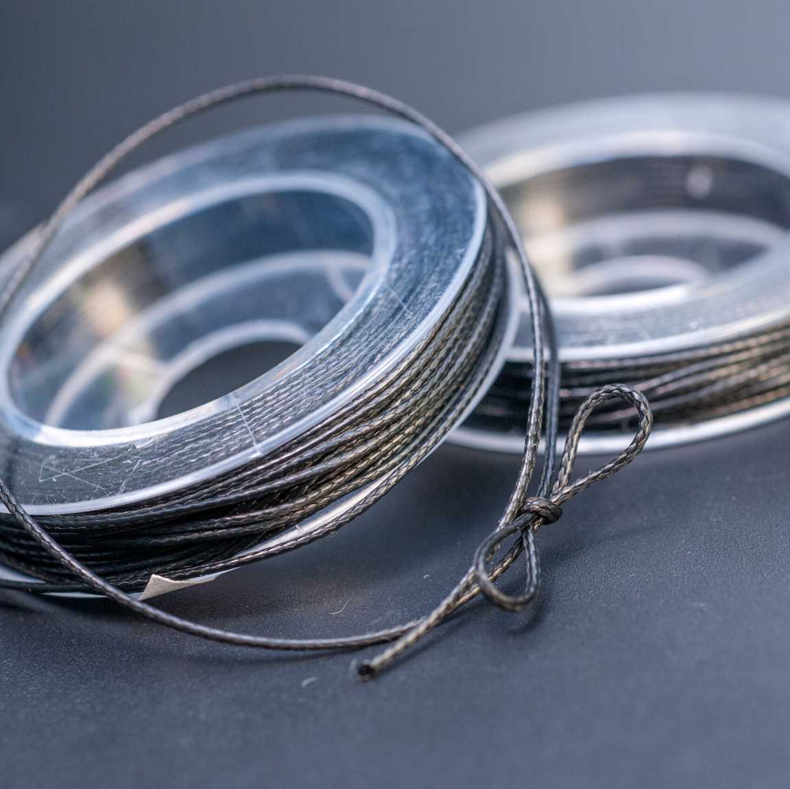 Черный полиэстровый вощёный шнур Корея на катушке, круглый, змениная кожа, диам. 0.5мм, длина 10 м.