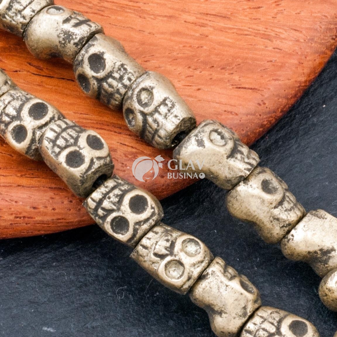 ОПТ (50 бусин) Бронзовые бусины-черепа, р-р 7х5-6,5мм, отв. 1,5мм.