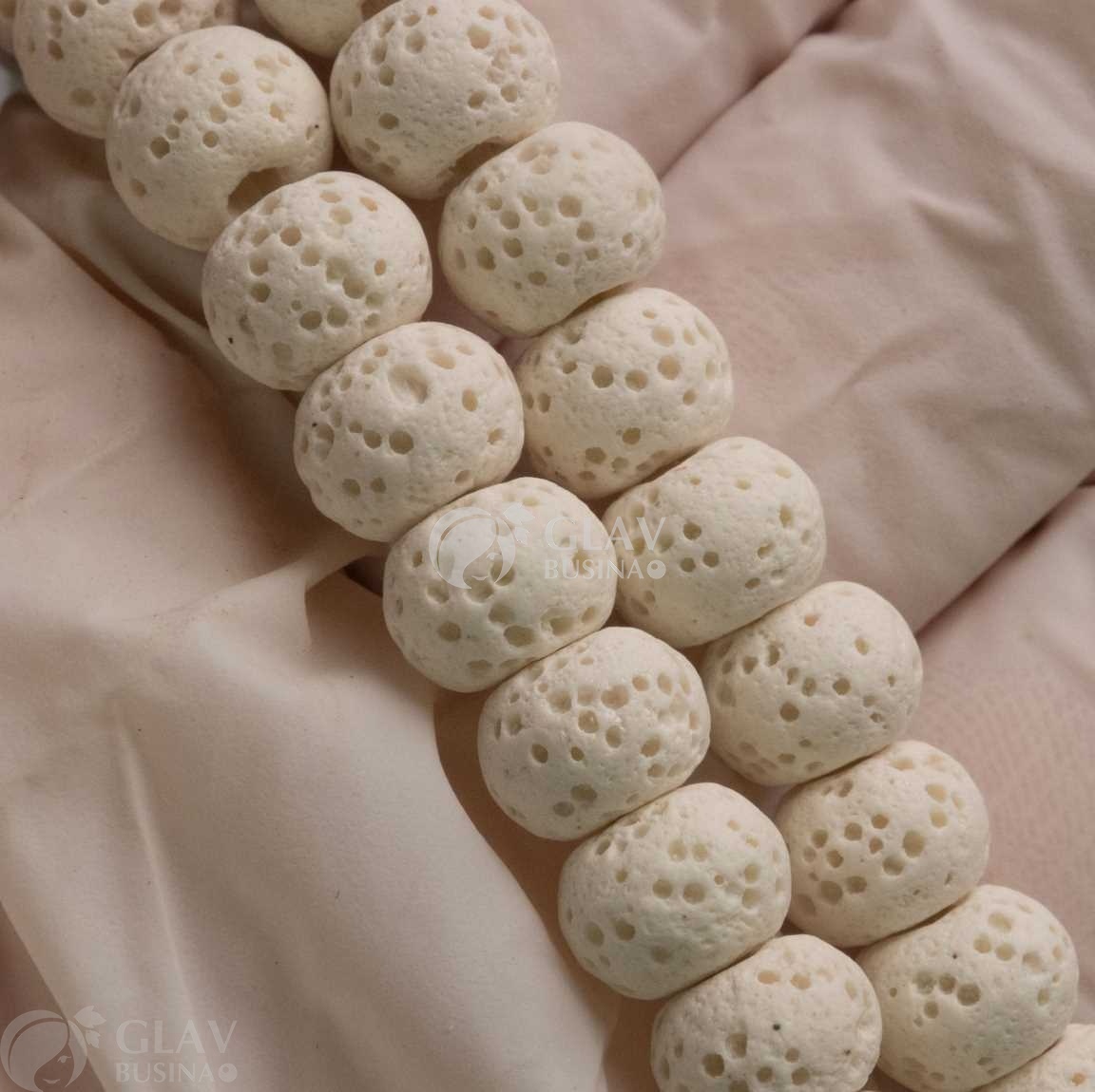 ОПТ (20 бусин) Бусины-рондели из натуральной лавы белые, тонированные, р-р 8х6мм, отв-е 1мм.