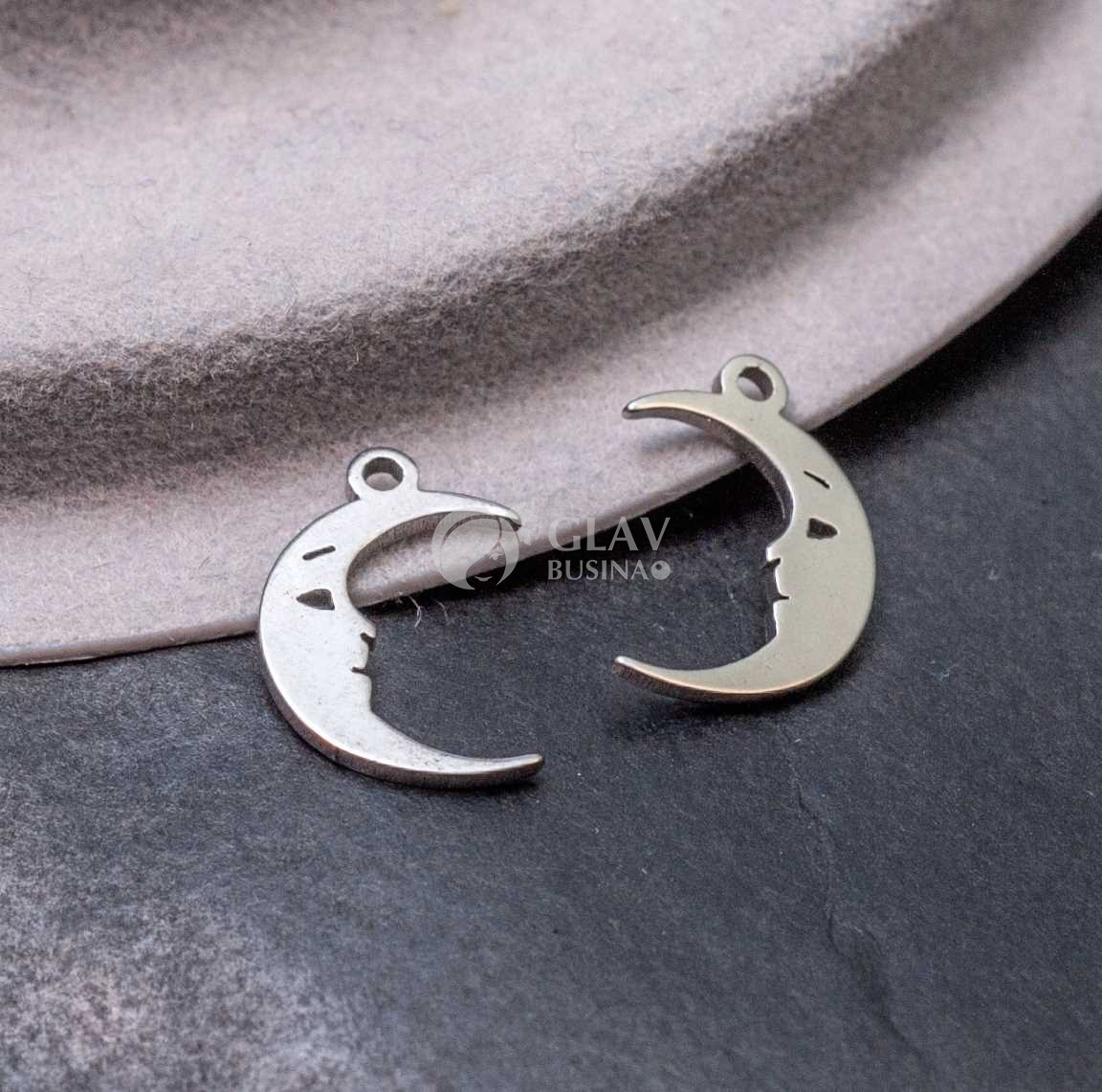 Полумесяц, стальная подвеска, р-р 12х8х0.8 мм, отв-е 1 мм.