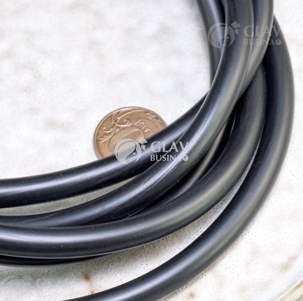 ОПТ (1000 См) Шнур каучуковый, цвет черный, матовый, эластичный, толщина 8мм, без отверстия.