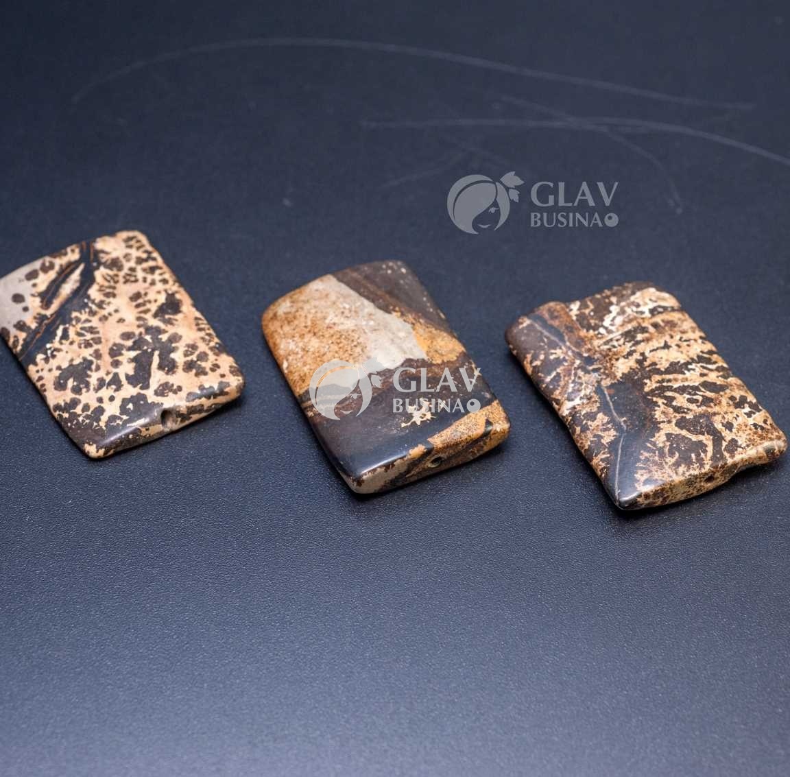 Пейзажная яшма, р-р ок. 31х23х4.5мм, отв. 1мм, гладкие полуматовые бусины плоские тонкие прямоугольники.