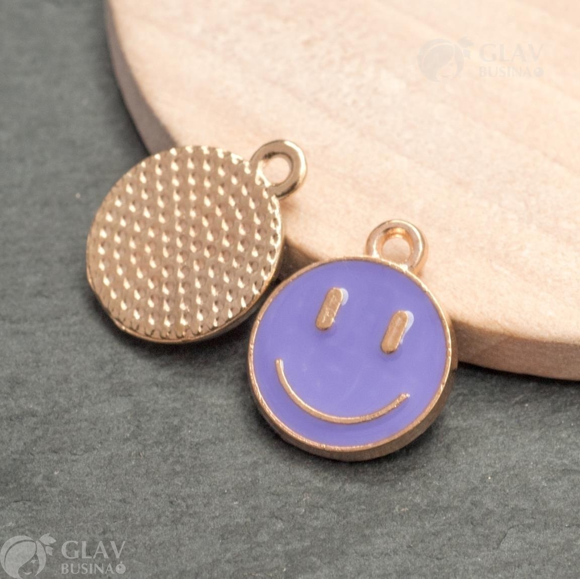 ОПТ (20 шт) Подвеска эмалевая Смайлик сиреневый, р-р 15х12мм, отв-е 1.5мм,цвет металла золото.