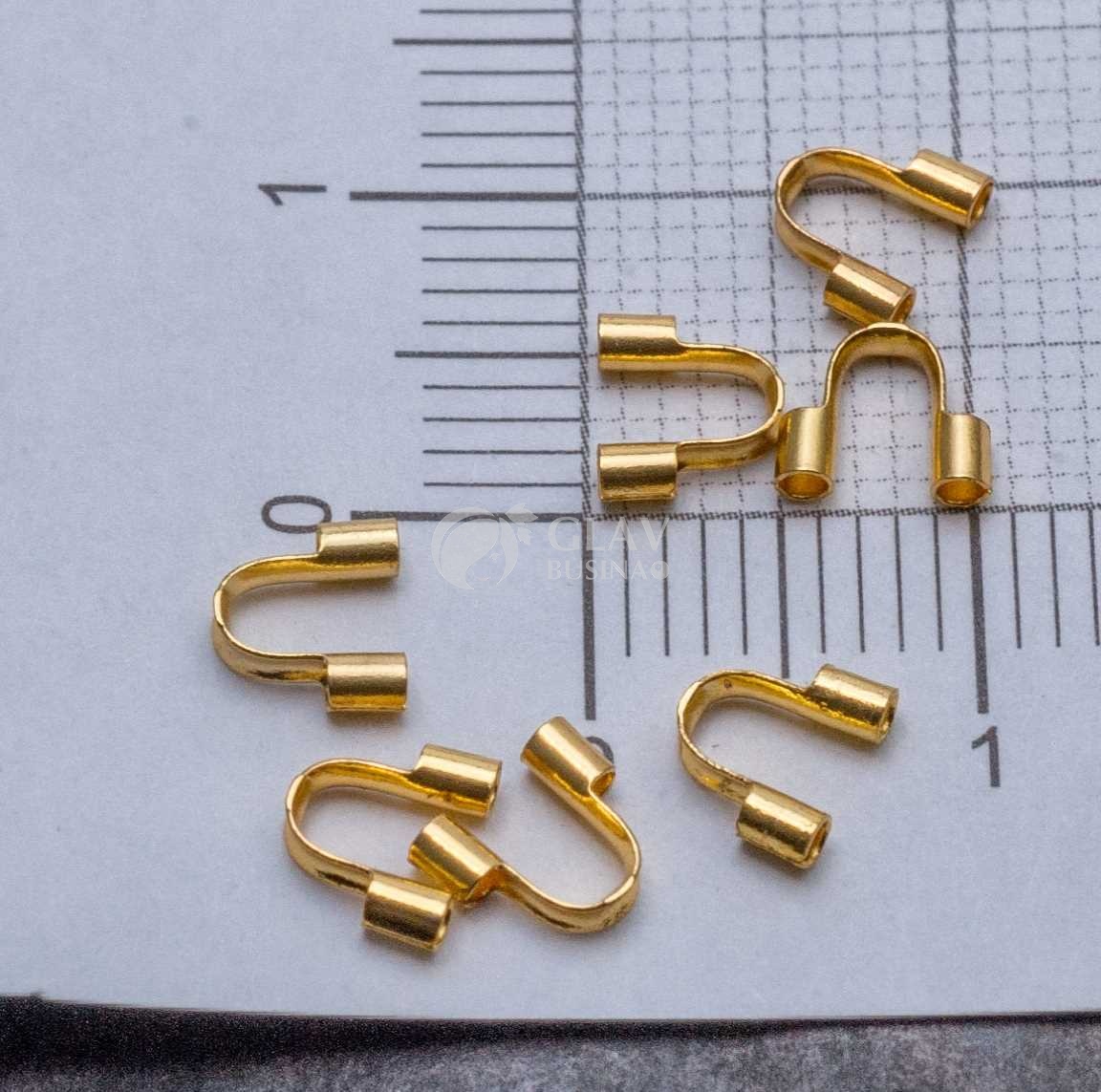 Протектор для ювелирного тросика, 4.4х5х1.2 мм, хирургическая сталь, натуральная позолота 18k, отв-е 0.8мм.