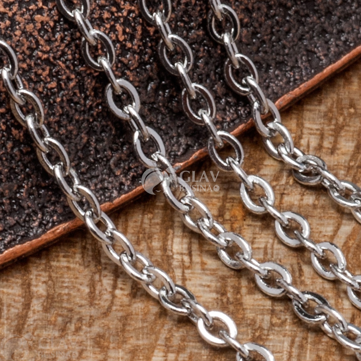 Хирургическая сталь, паяная цепь на катушке, размер 2.2х1.6х0.3мм, длина 10м. Прочное и надежное звено, запаянное неразъёмное кольцо. Без покрытия, срок службы неограничен. Удобно поставляется на разных катушках. Отличный выбор для надежной и долговечной цепочки.