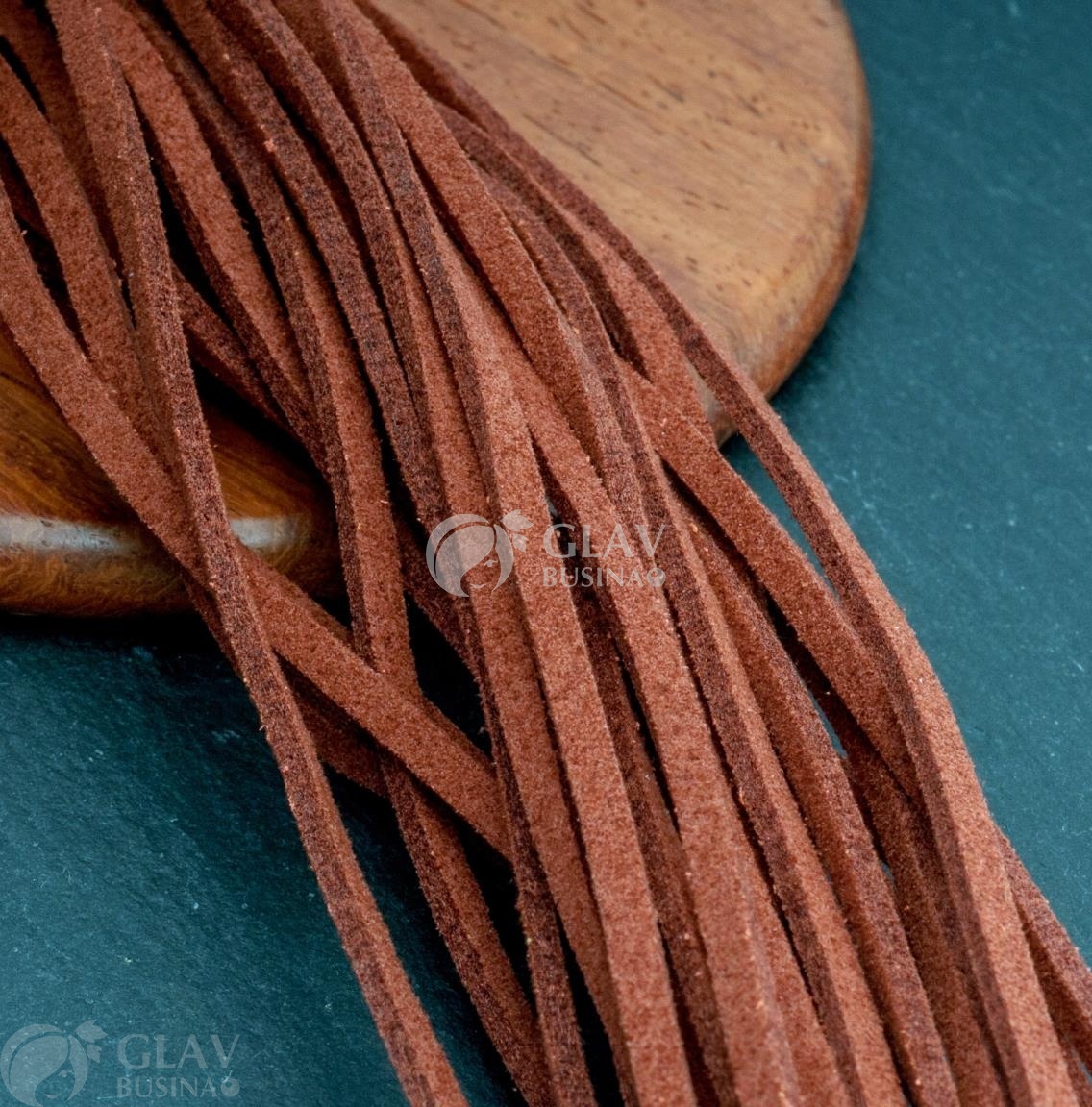 ОПТ (100 шт) Шнур из искусственной замши, хлопковый, коричневый, р-р 2.5х1.5 мм, в 1 отрезке 1 метр.