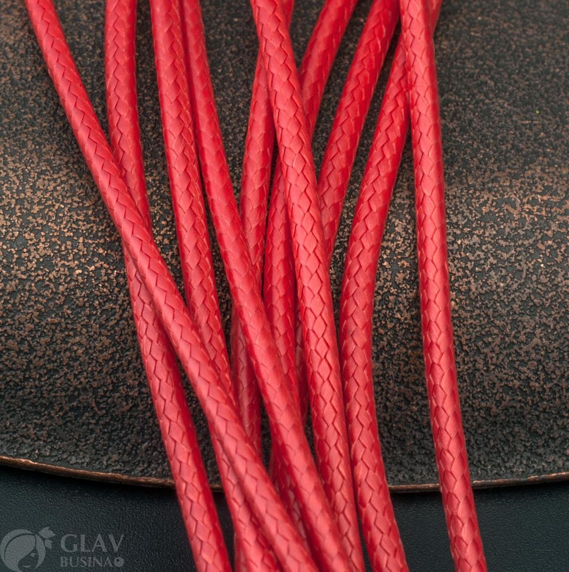 Шнур на шею из алого полиэстрового вощеного шнура 2мм х 43см, замочек 12мм из сплава, удлинн. цепочка 50мм, фурнитура железная, цвет покрытия платина.