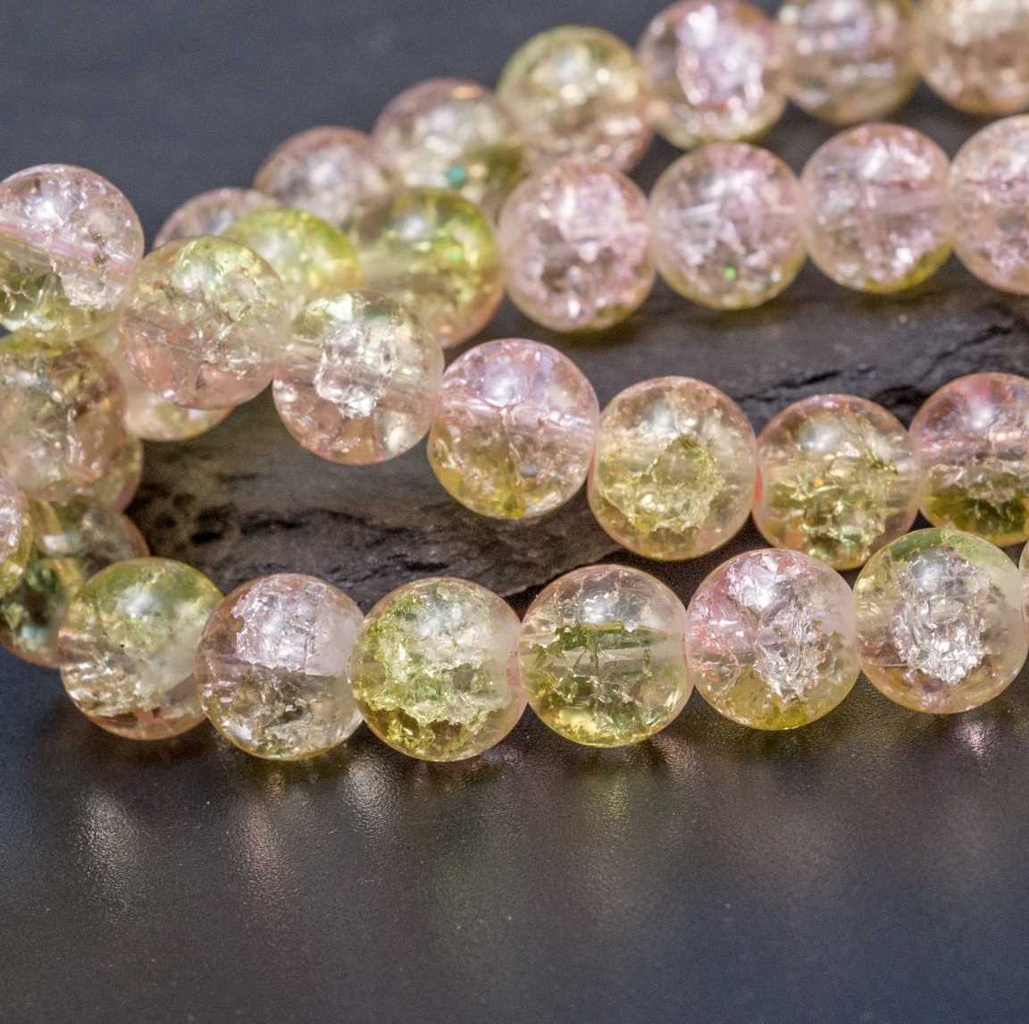 Нитка стеклянных бусин кракле: 50 бусин / 41 см, окрашенные, цвет розово-салатовые, 8 мм, отв 1 мм