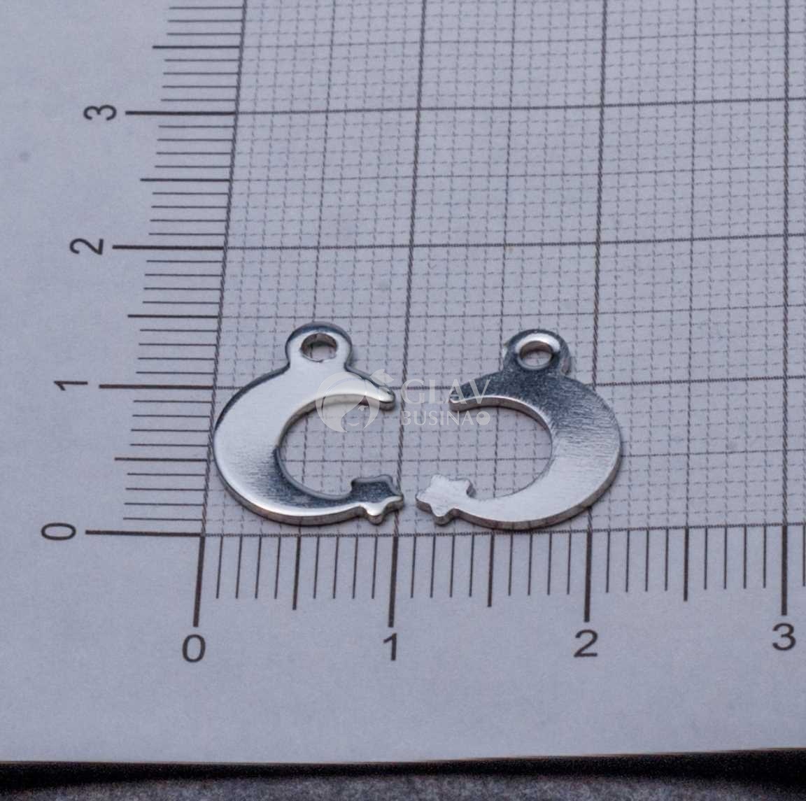 Полумесяц и звезда, стальная подвеска, р-р 13х10х0.8 мм, отв-е 1.5 мм.