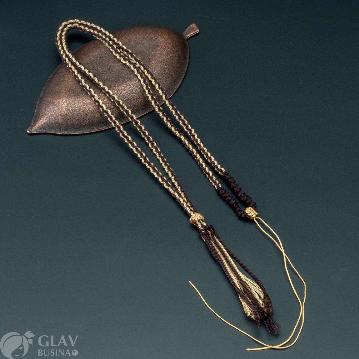 Основа для колье из хлопкового шнура цвет кедровая шишка (бежевый и темно-коричневый), шнур 4мм х 66см, с плетенным стопером 8х4мм и плетенным бейлом-колечком 7х3,7мм с ниточкой.