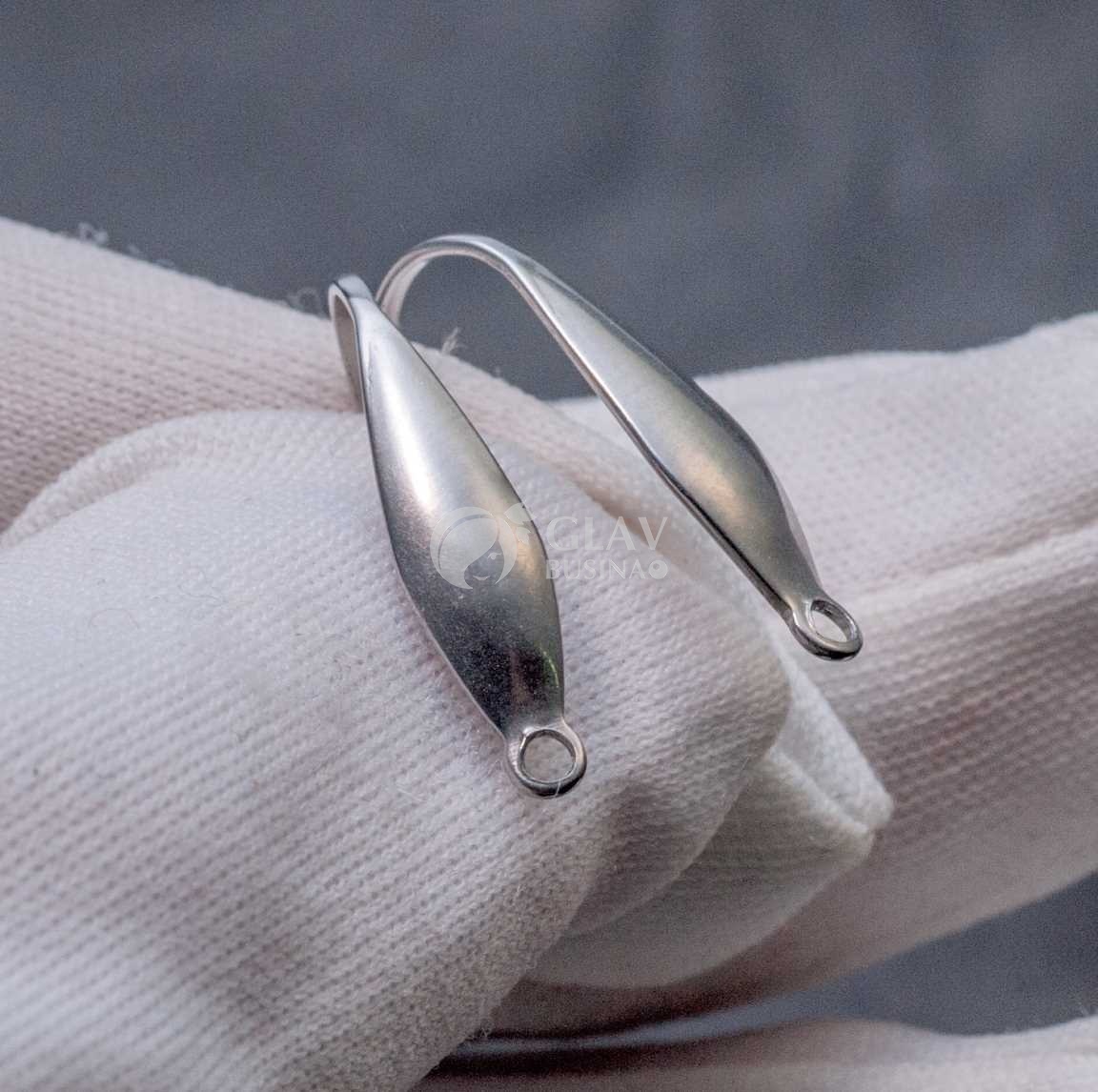 Швензы-крючки стальные каплевидные, 20х5х0.7мм, отв-е 1,2мм.