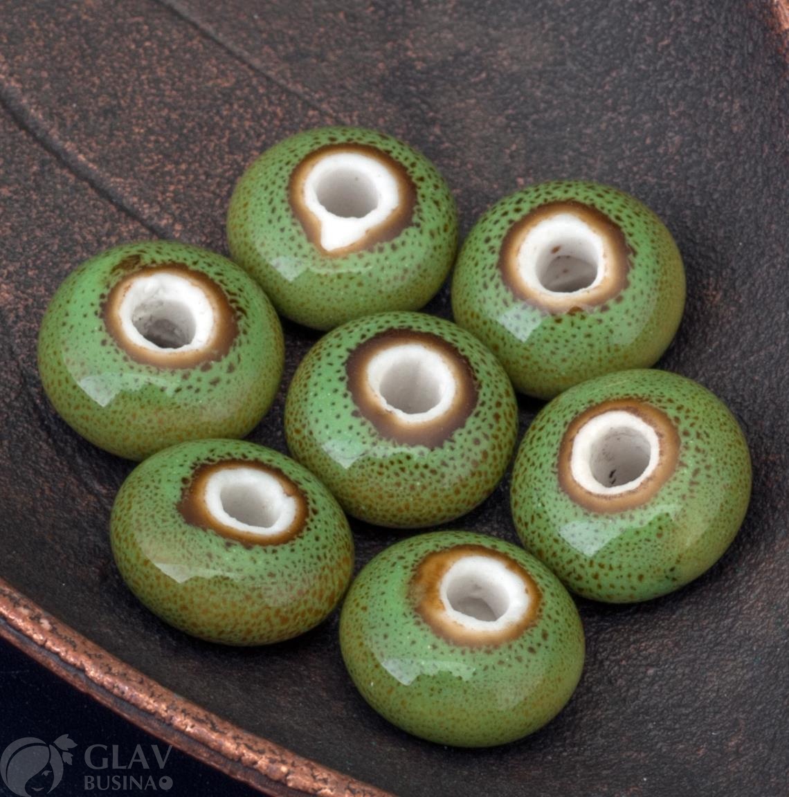 Керамическая бусина-рондель ручной работы, цвет зеленый оазис (светлый желто-зеленый, прозрачный коричневый), р-р 7х12мм, отв 3мм.