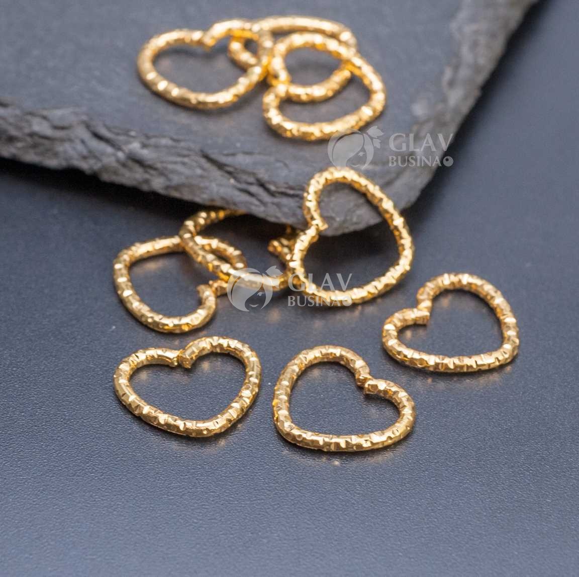 Коннекторы-сердечки с насечками, 14х12х1.5 мм, цвет желтое золото, закрытые, железные.