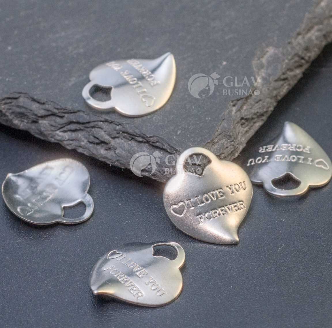 Сердечко как замочек, с надписью, стальная подвеска, р-р 15х13х0.5 мм, отв-е 2х3 мм.