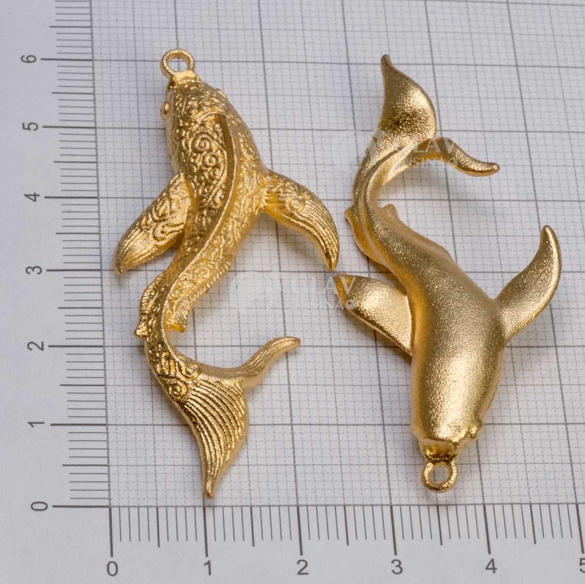 Подвеска карп - символ изобилия, бижутерный сплав, цвет желтое золото, матовое покрытие, 57.5х25х9 мм, отв. 2 мм.