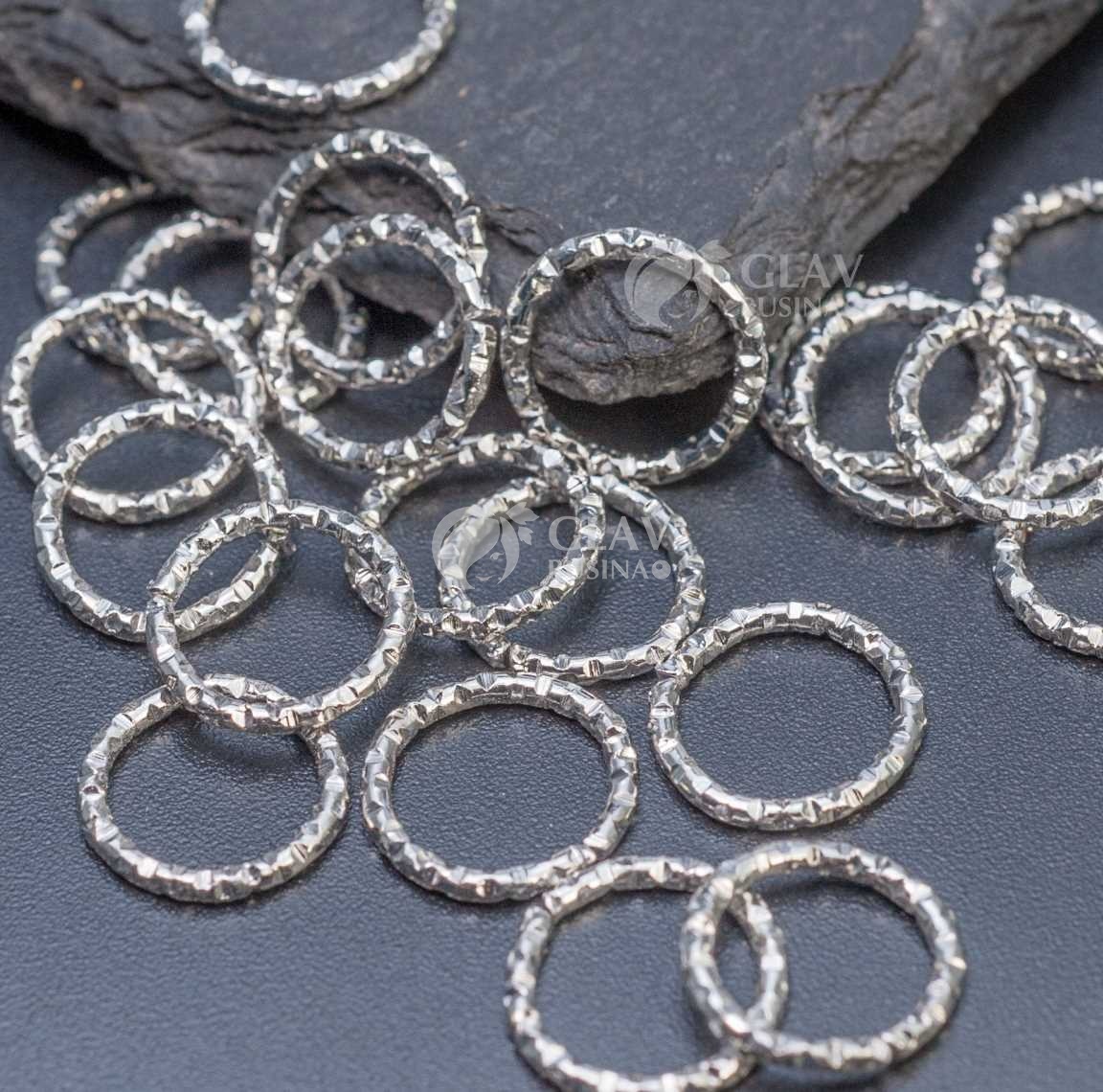 Колечки-коннекторы с насечками, 10х1.2 мм, цвет платина, закрытые, железные.