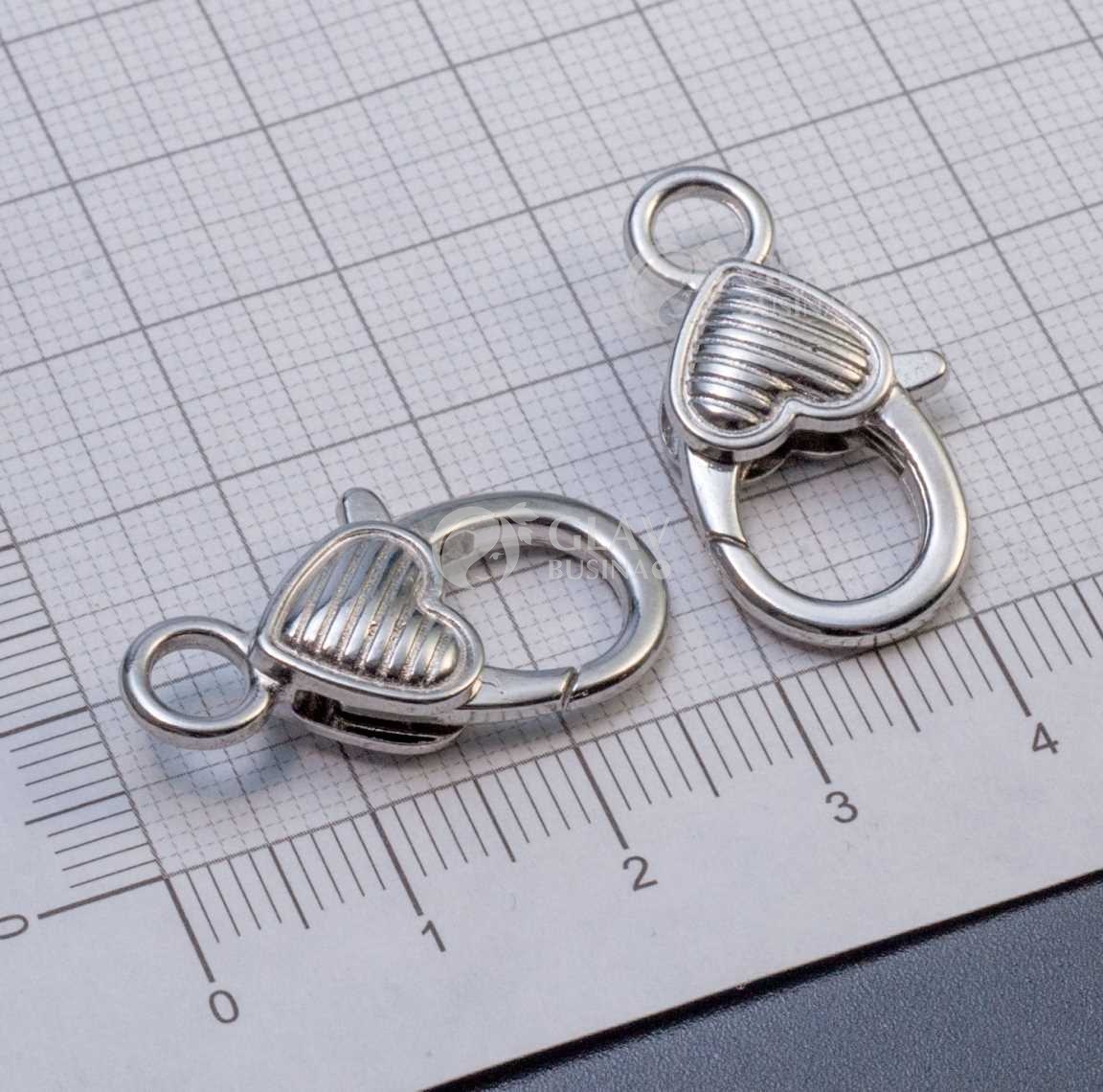 Карабин с сердечком в полосочку, р-р 27х15х6 мм, отв-е 4 мм, ювелирный сплав, цвет платина.