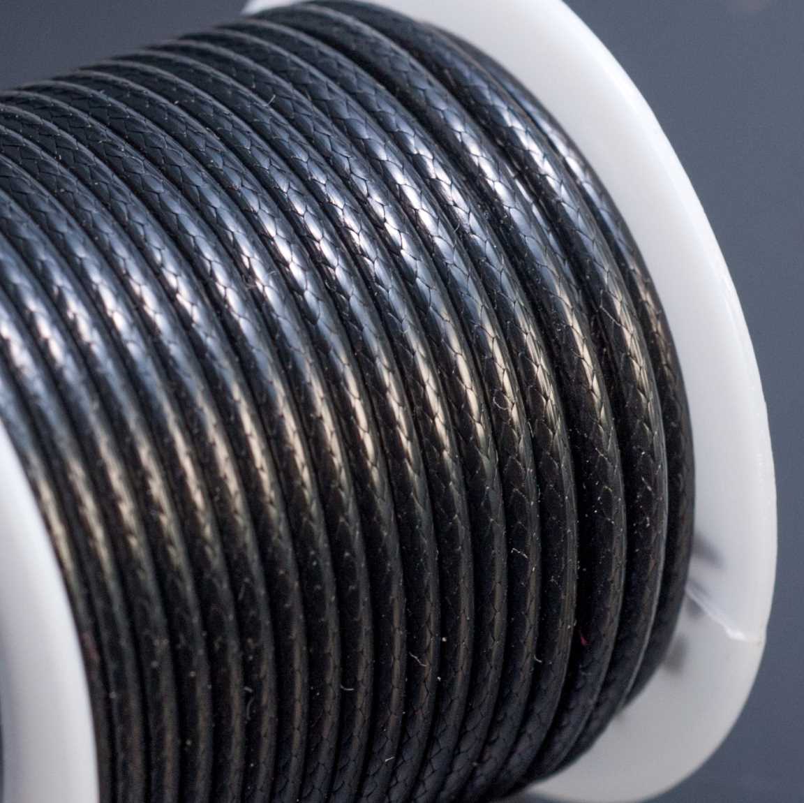 Черный полиэстровый вощёный шнур Корея на катушке, круглый, змениная кожа, диам. 2мм, длина 5 м.