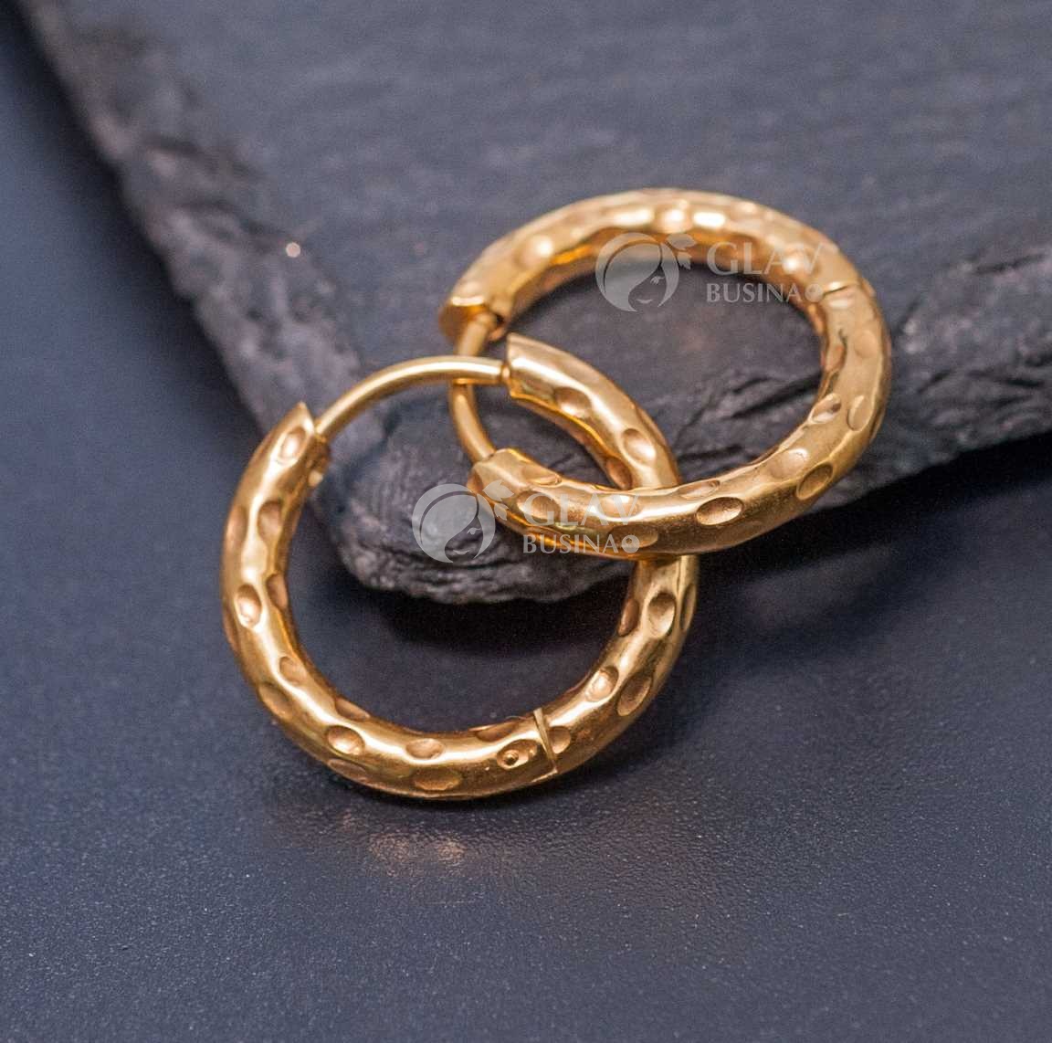 Швензы-бублики, узор-капли, хирургическая сталь, долговечное золотое покрытие, внутр. диам. 12мм, толщина 2.5мм.