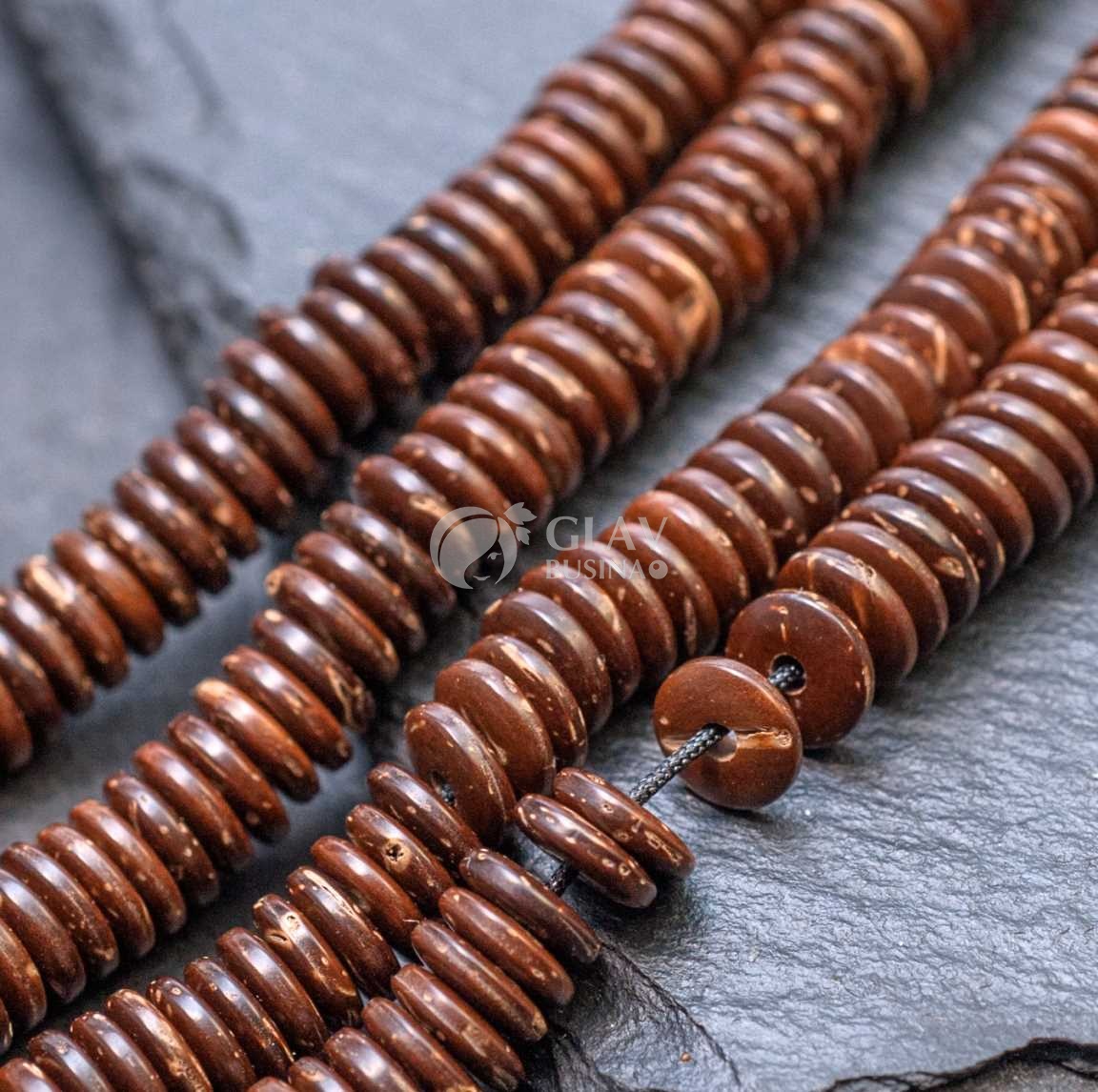 Бусины-хейши из оболочки кокосового ореха, цвет коричневый, р-р 7х2мм, отв-е 1,5мм.