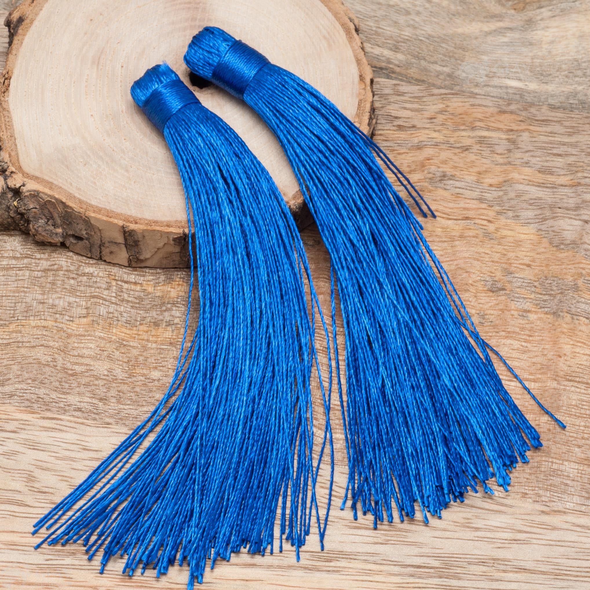 Большая декоративная кисточка из блестящего синего нейлона, размером 12х1 см, многофункциональная для украшений и декора.