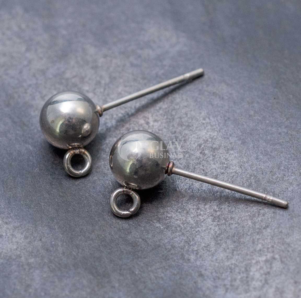 Стальные пуссеты с шариком, диам. 6мм,с гвоздиком 12х0.7мм и параллельным разъемным колечком 1.5мм.