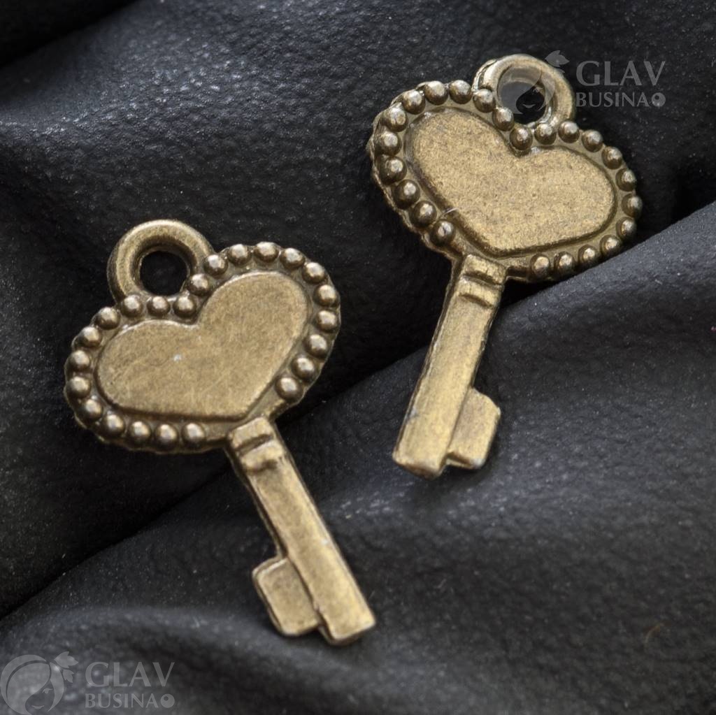 Миниатюрная бронзовая подвеска в форме ключа с сердечком, размер 17х10мм, отверстие 1.4мм, символ любви и тайн.