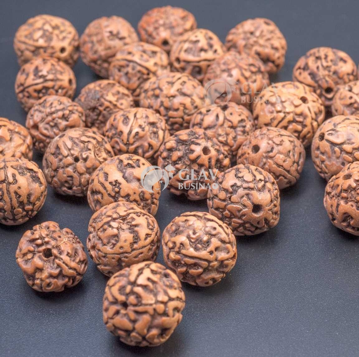Бусины рудракша, не ровные, диам. 13-14мм, отв. 1.5 мм, цвет светло-коричневый, без покрытия.