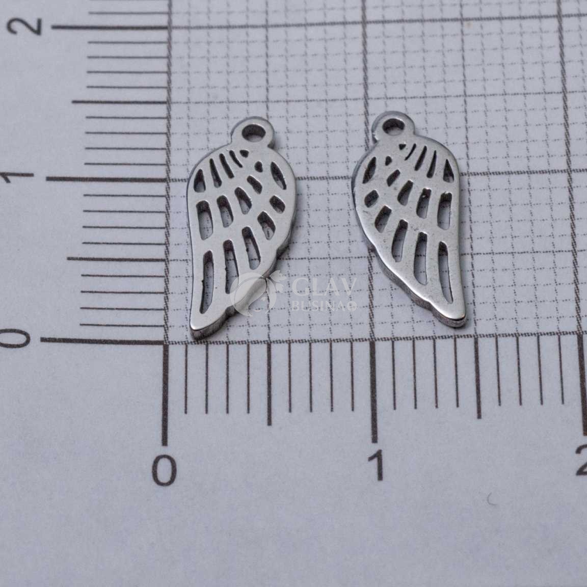 Крыло, стальная подвеска, р-р 13х6х0.8 мм, отв-е 1 мм.