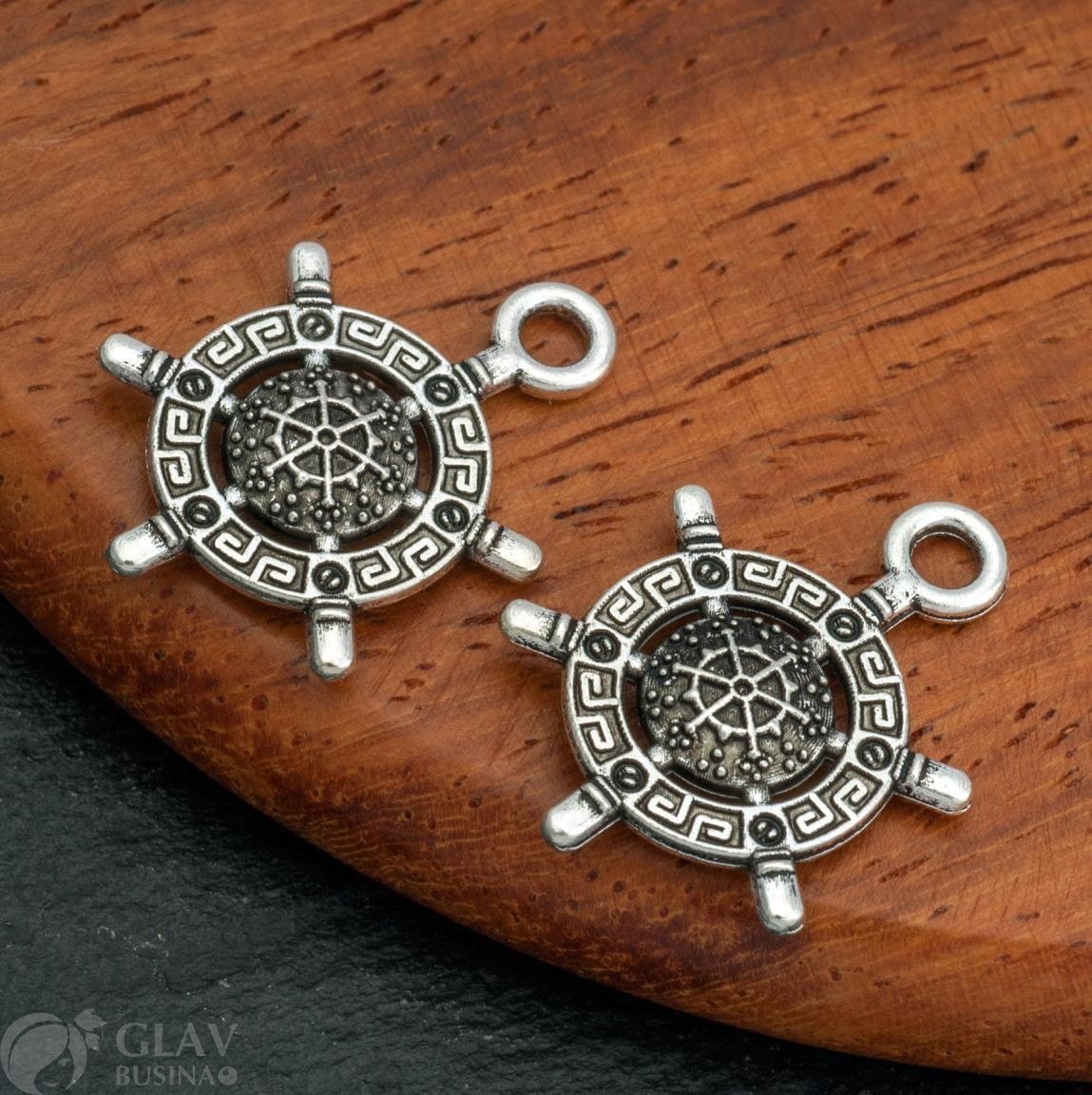 Подвеска двусторонняя из бижутерного сплава, штурвал с картой звездного неба , 19х13х2мм, отв. 2мм, цвет античное серебро.