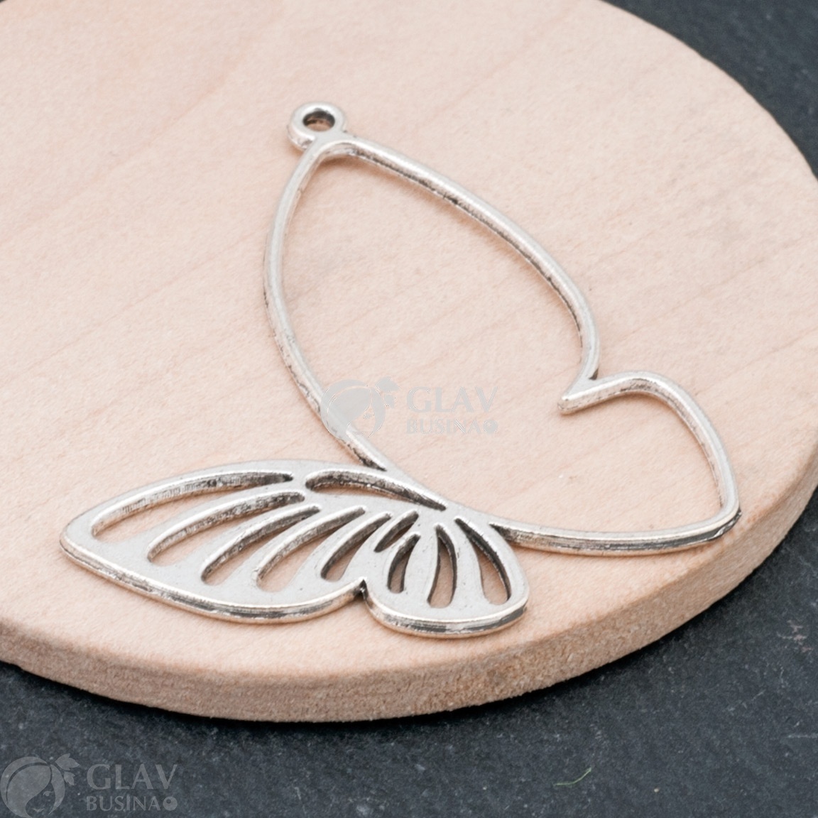 ОПТ (100 шт) Подвеска из бижутерного сплава, Невесомая бабочка, 38х39мм, цвет античное серебро.