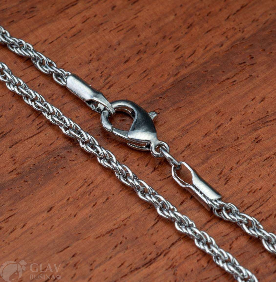 Цепочка на шею с долговечным гальваническим покрытием, плетение тройной шопард, р-р 2,2мм, замочек 12,4мм, общая длина 59см.