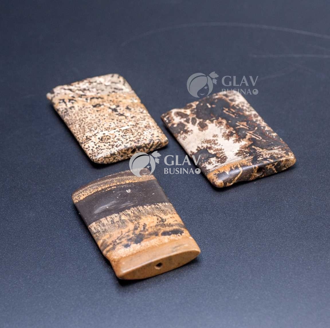 Пейзажная яшма, р-р ок. 34х23х5мм, отв. 1мм, гладкие полуматовые бусины плоские тонкие прямоугольники.