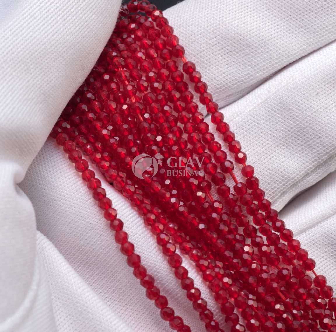 Нитка прозрачных хрустальных бусин на красной нити, цвет рубин (яркий красный), р-р 2х2мм, отв.0.8мм, ок 36 см / 180 бусин.