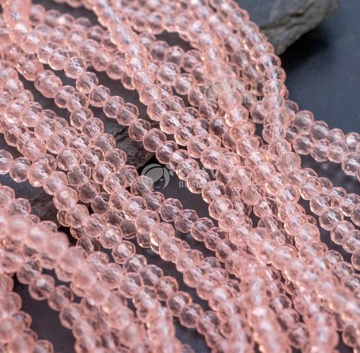 Бусины-рондели граненые стеклянные прозрачные, р-р 3.6х4.4 мм, нитка 37 см/ 148 бус., цвет светлый розовый.