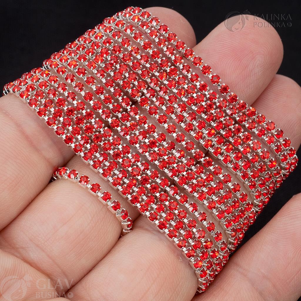 Стразовая цепь, оправа латунная серебристая, стразы хрустальные, р-р 2мм, красные, в 5см. 20 страз.