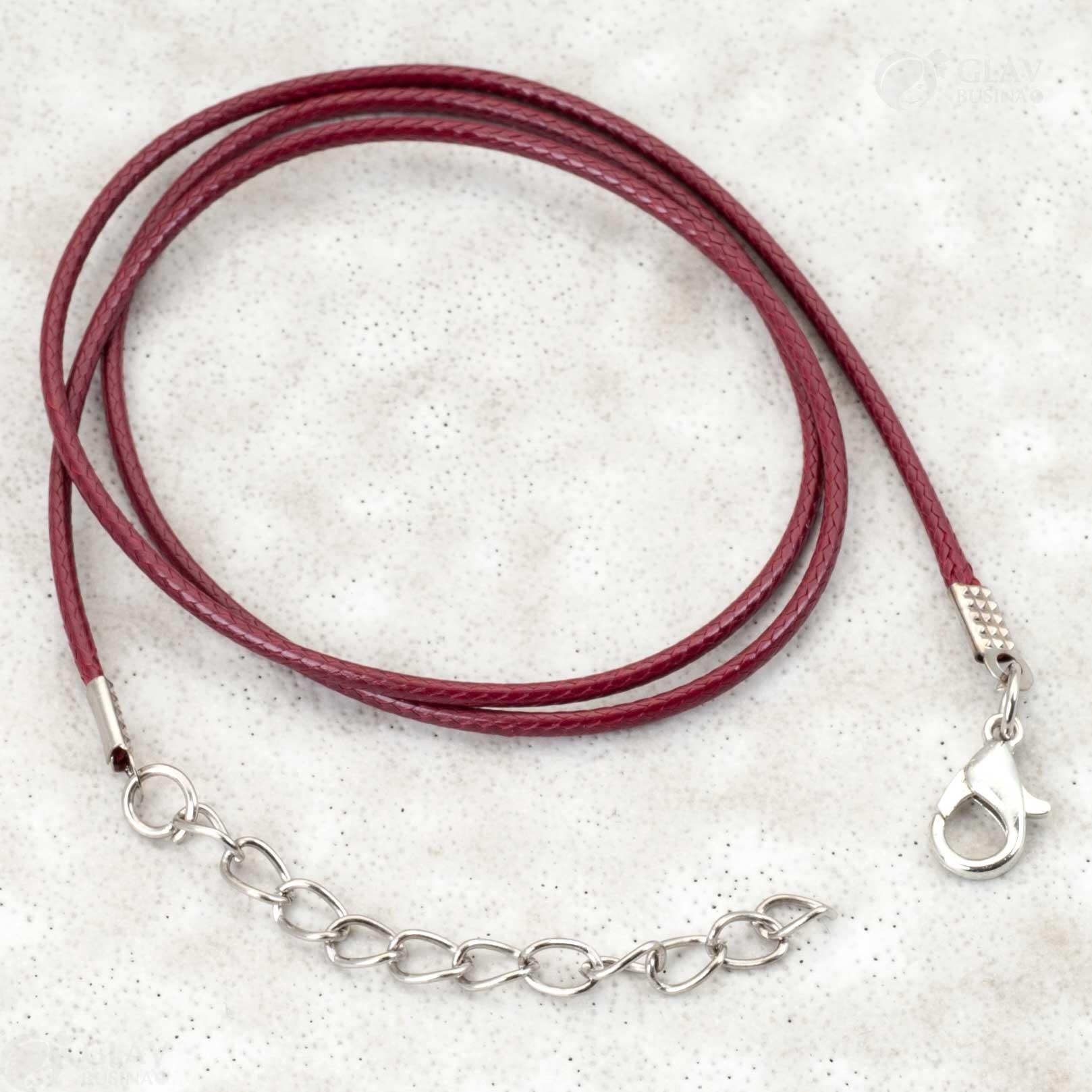 Бордовый полиэстровый вощеный кулон на шнуре 45см, змеиная текстура, удлинительная цепочка, фурнитура платинового цвета, похож на кожу.