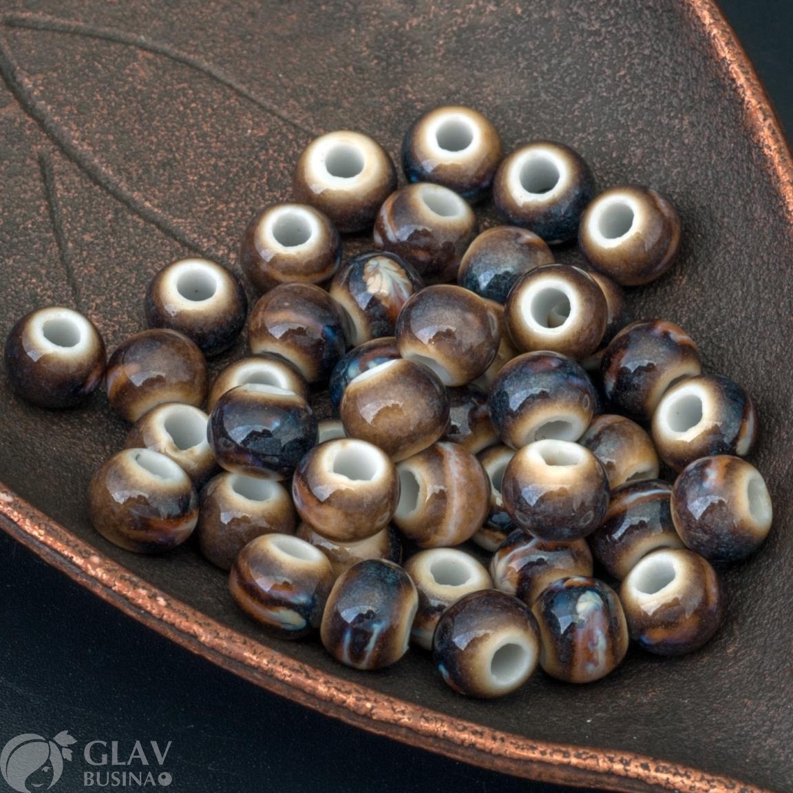 ОПТ (50 бусин) Керамическая бусина ручной работы, цвет дым от костра (светло-серо-коричневый, серо-сизый, серо-голубой белый), р-р 5,5х6,5мм, отв 2мм.