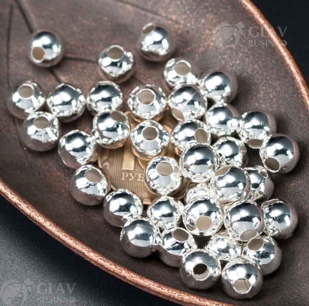 Полые, легкие металлические бусины-шарики диаметром 8 мм и отверстием 2.8 мм, окрашенные в серебряный цвет. Отличное решение для создания стильных украшений.