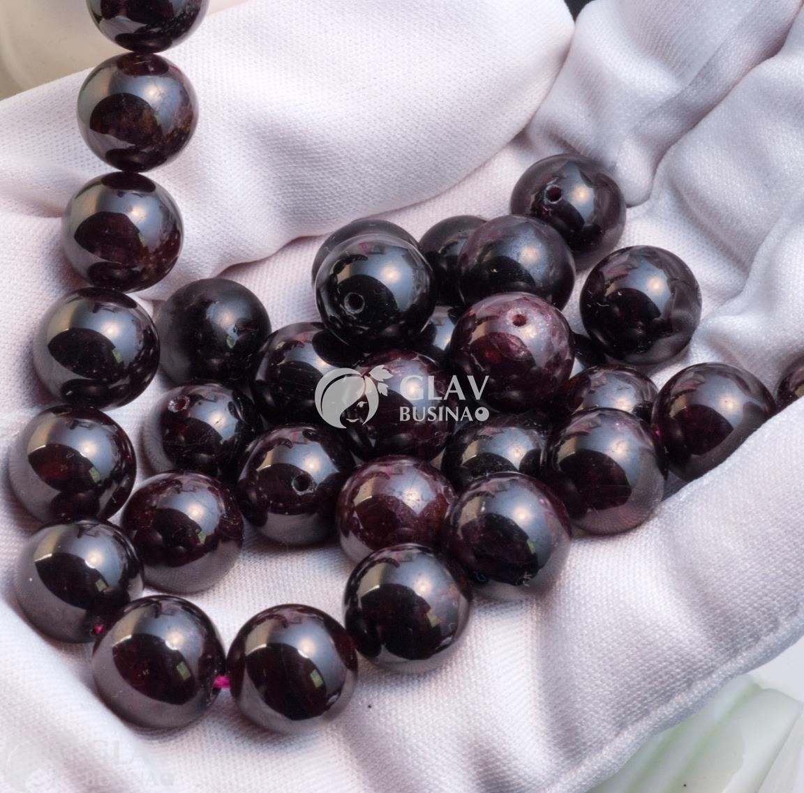 ОПТ (50 бусин) Гранат, гладкие бусины, шар, р-р 11 мм, отв. 1,2мм.