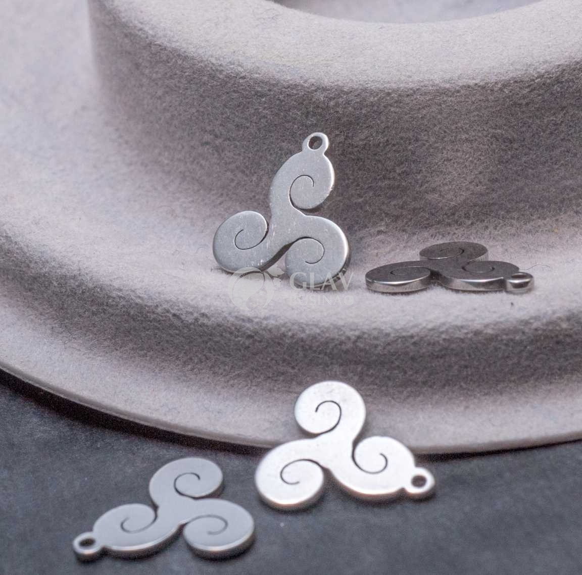 Трискелион, стальная подвеска, р-р 12х11х0.8 мм, отв-е 1 мм.